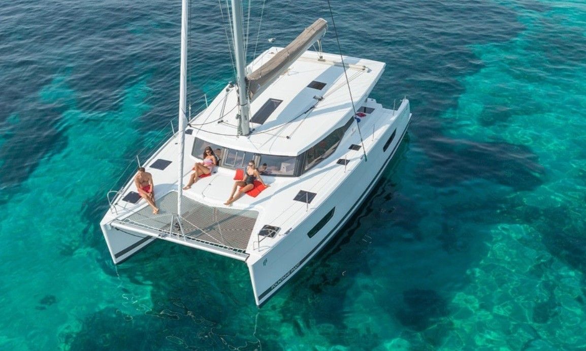 Fountaine Pajot Lucia 40