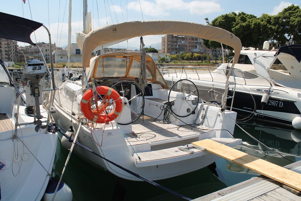 Dufour Yachts 310 GL