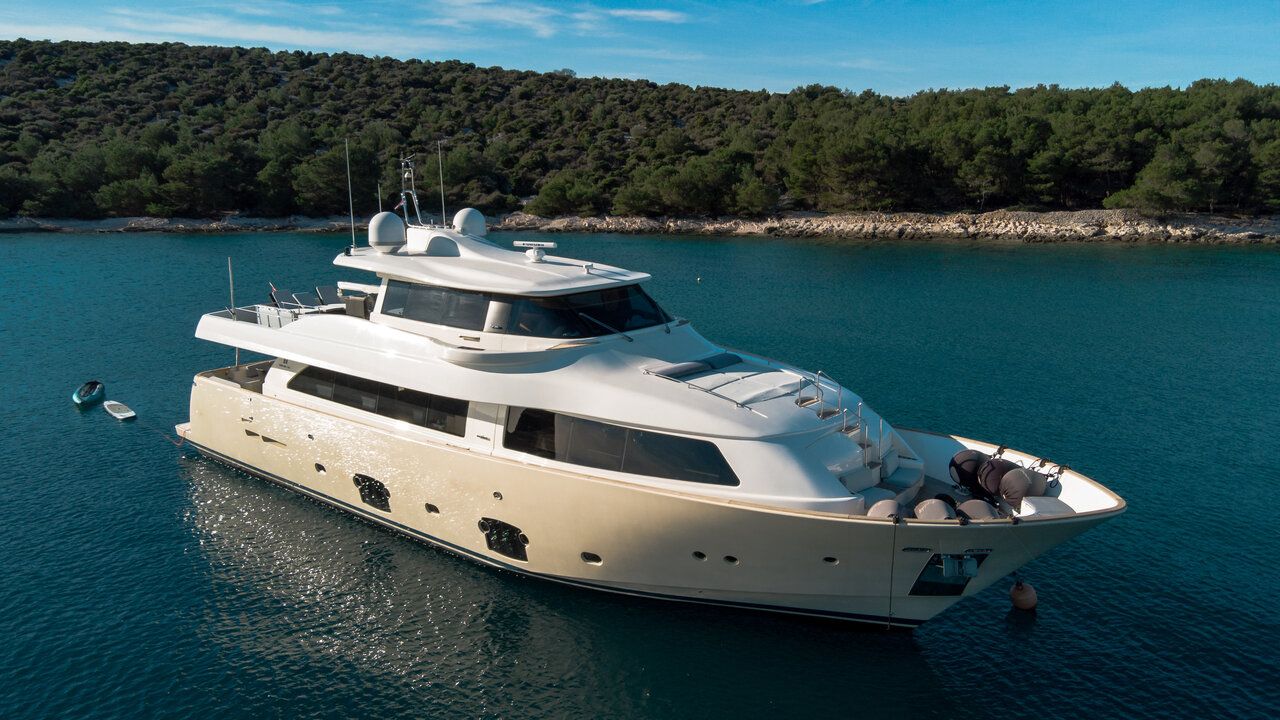 Ferretti Yachts Group Custom Line Navetta 26