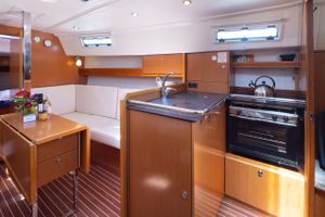 Bavaria Yachtbau Cruiser 32 Bild 10